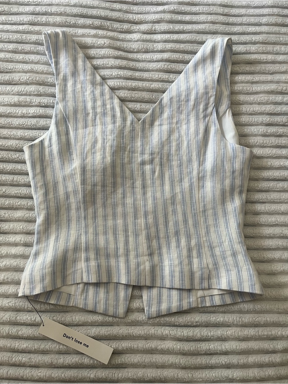 Reformation Indie Linen Top in Swan Stripe - Picture 6 of 8